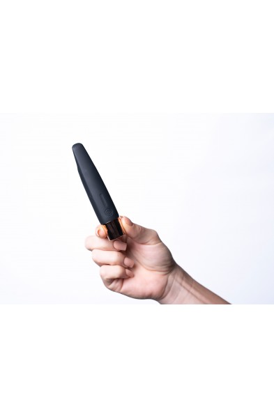 Aspen 15-Function Rechargeable Wireless Flickering Tip Vibrator - Black